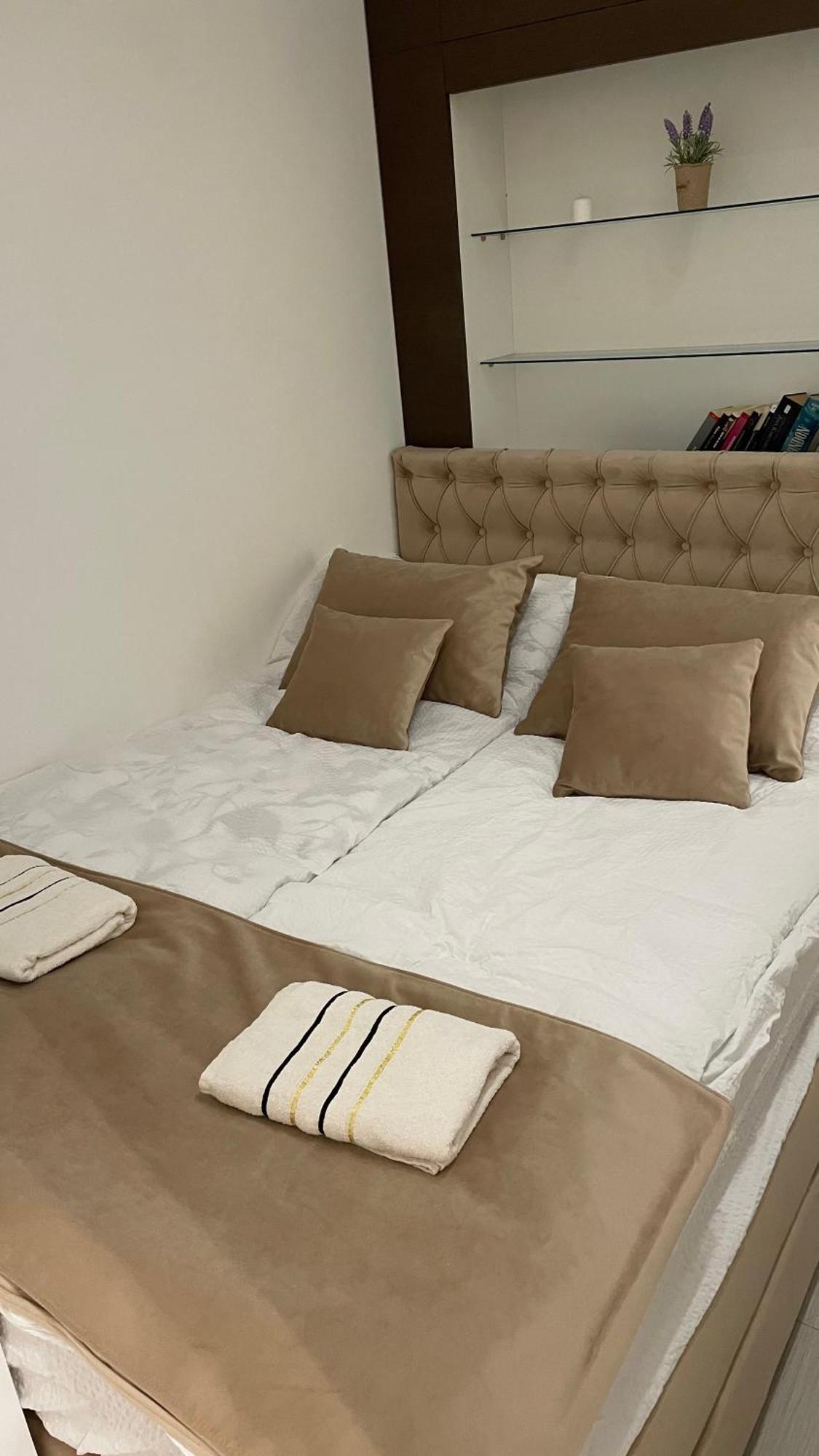 Tim Apartment Sarajevo With Private Parking Екстериор снимка