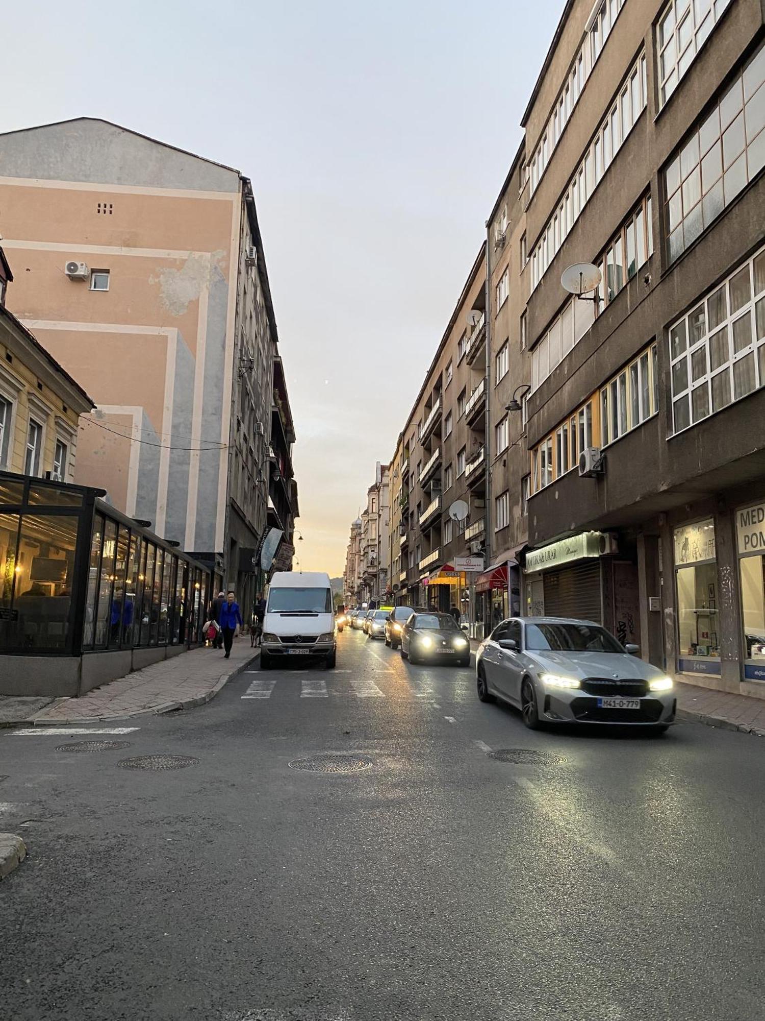 Tim Apartment Sarajevo With Private Parking Екстериор снимка
