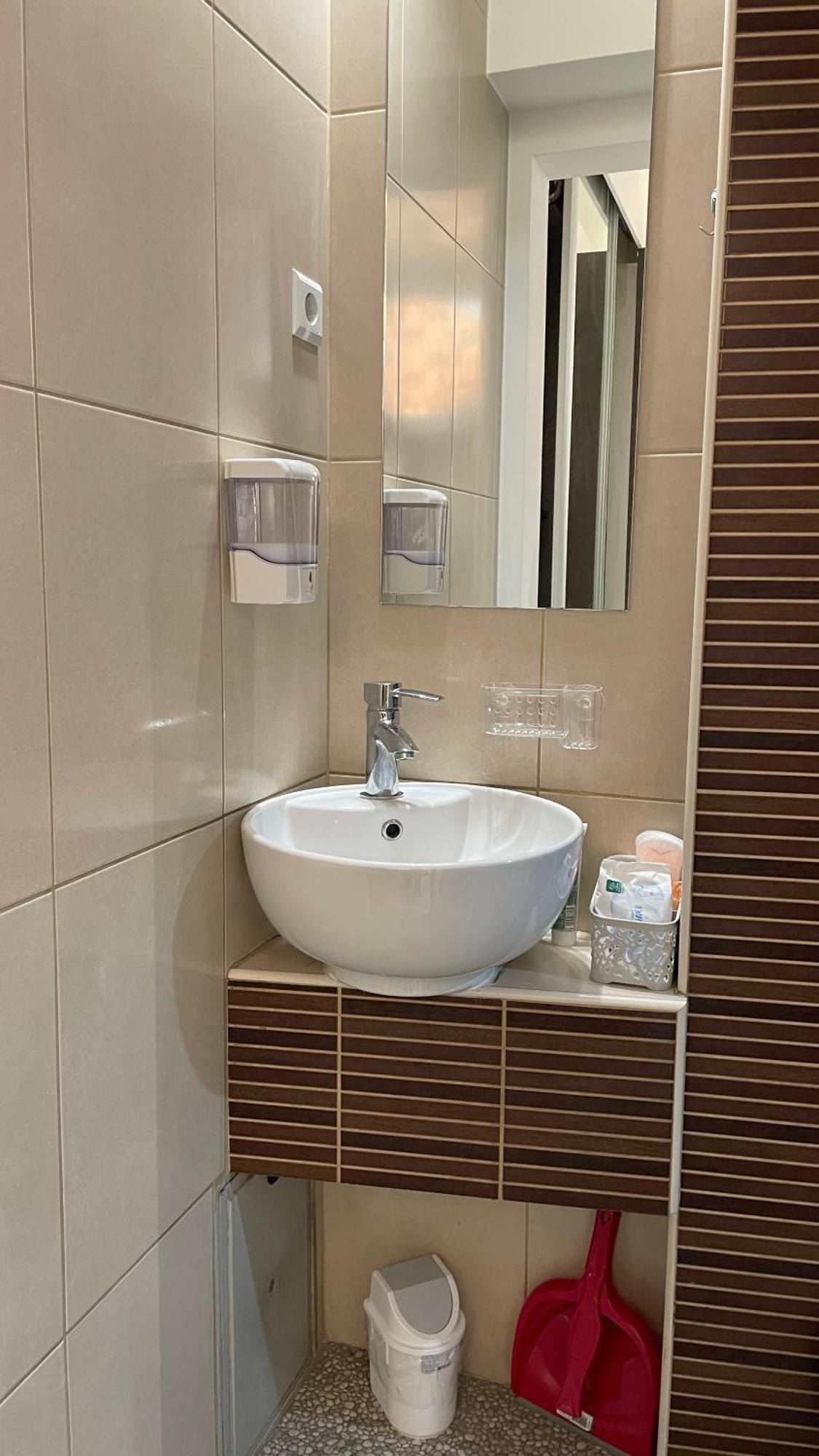 Tim Apartment Sarajevo With Private Parking Екстериор снимка